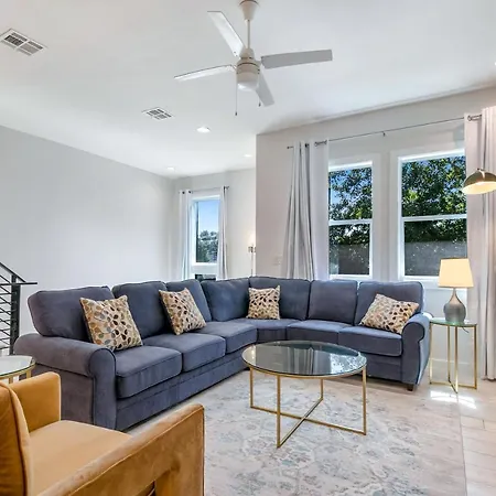Villa Beautiful Townhouse In A Gated Community